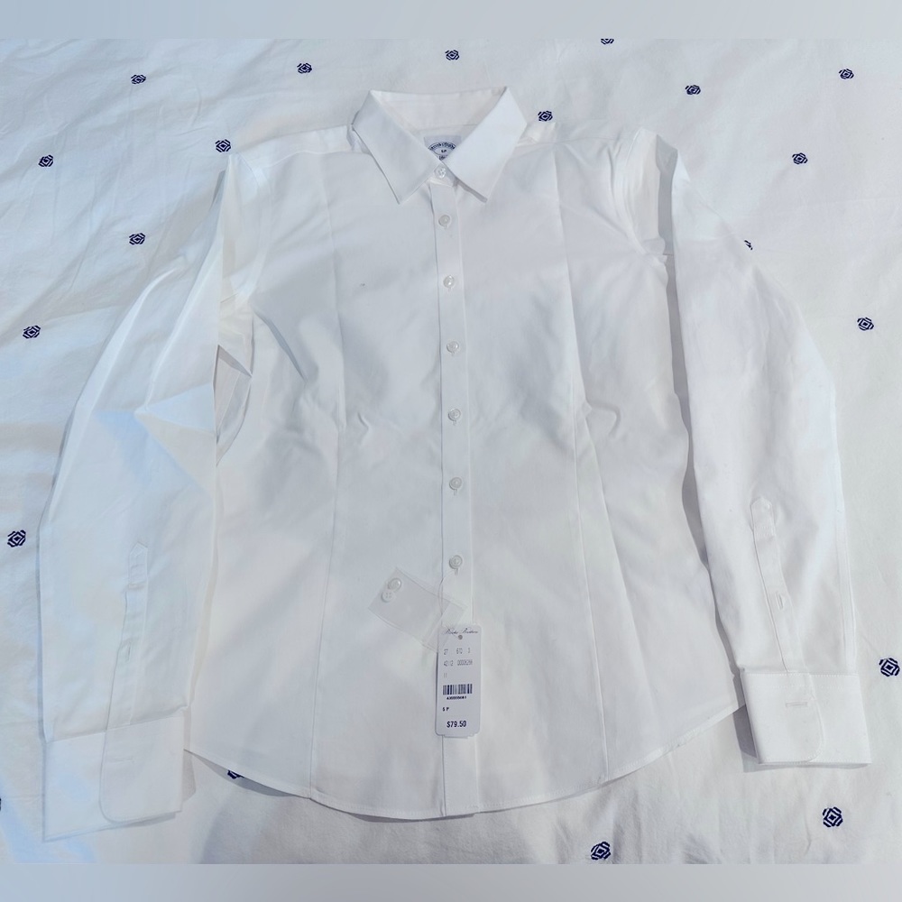 Brand New With Tag. Brooks Brothers Fitted Non-Iron All Cotton Dress Shirt.